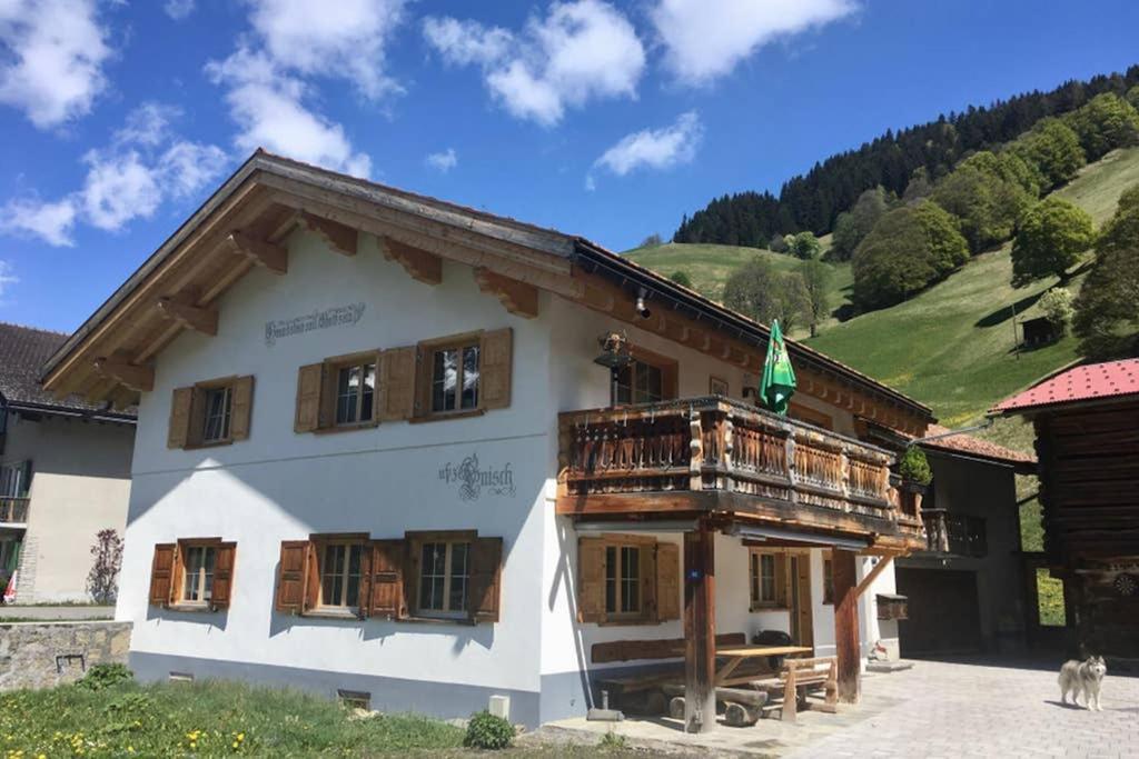 Ferienwohnung Uf Z'Enisch Клостерс Экстерьер фото