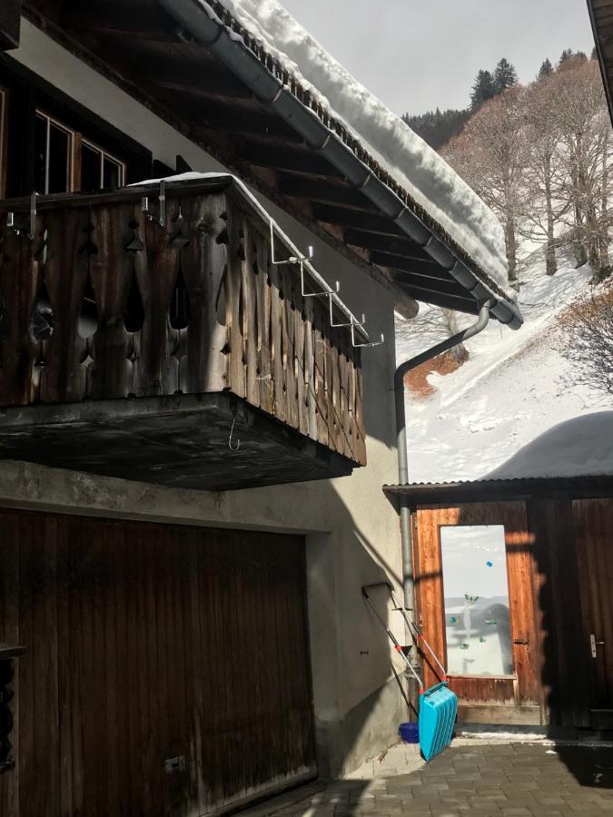 Ferienwohnung Uf Z'Enisch Клостерс Экстерьер фото