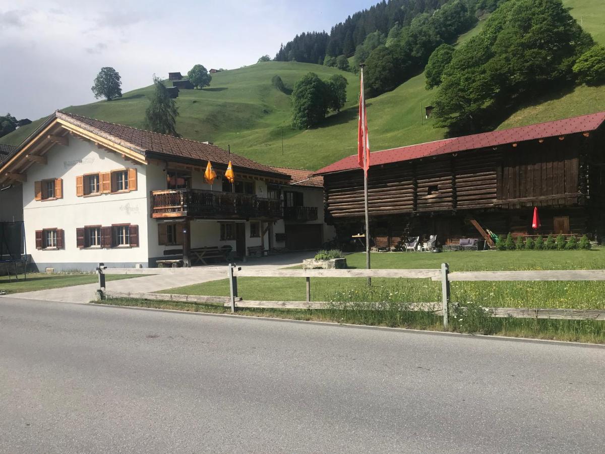 Ferienwohnung Uf Z'Enisch Клостерс Экстерьер фото